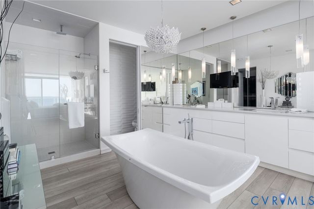 448 Windjammer Ln, White Stone, VA 22578