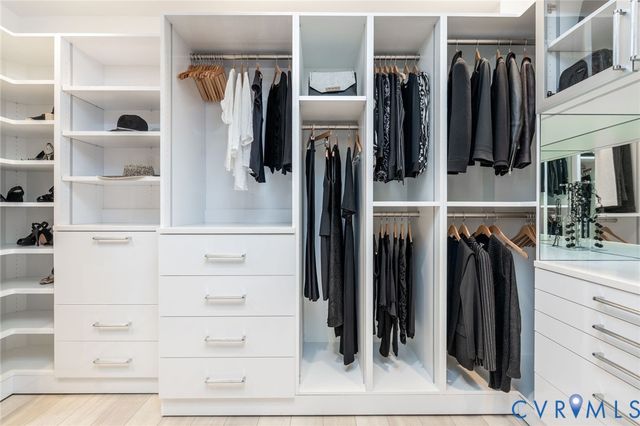 448 Windjammer Ln, White Stone, VA 22578