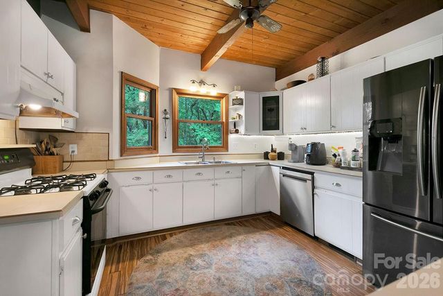 118 Little Bear Lane, Pisgah Forest, NC 28768