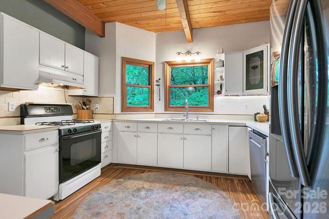 118 Little Bear Lane, Pisgah Forest, NC 28768
