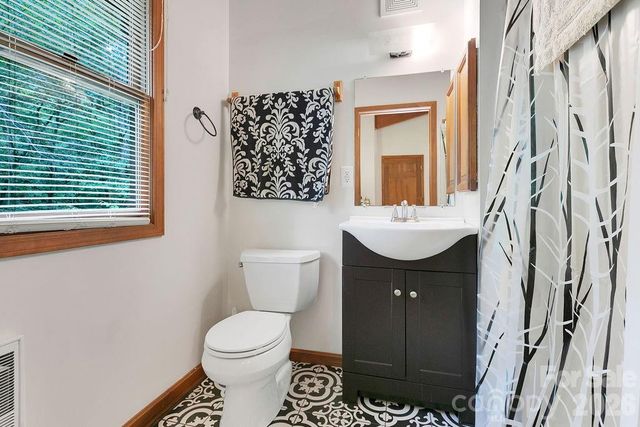 118 Little Bear Lane, Pisgah Forest, NC 28768