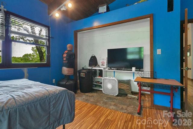 118 Little Bear Lane, Pisgah Forest, NC 28768