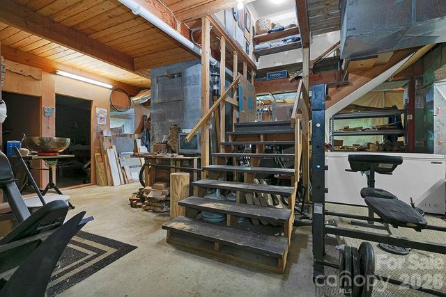 118 Little Bear Lane, Pisgah Forest, NC 28768