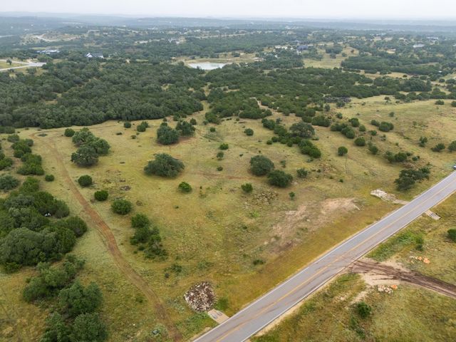 341 Flying Owl DR, Johnson City, TX 78636