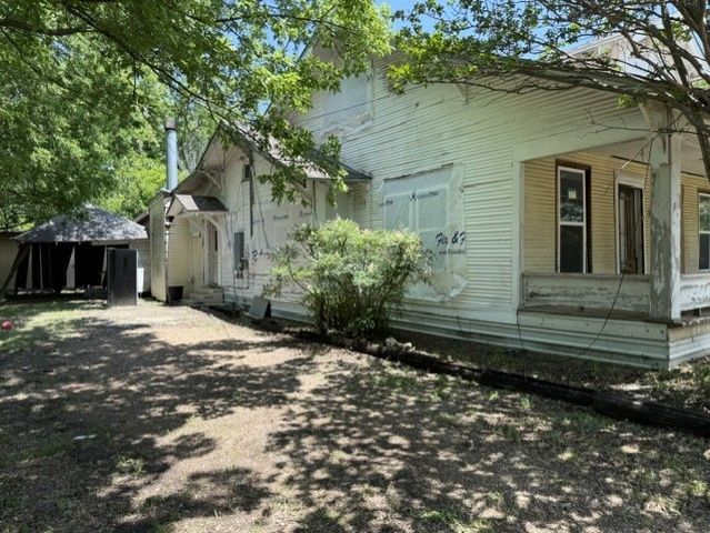 812 W 10th Street, Bonham, TX 75418