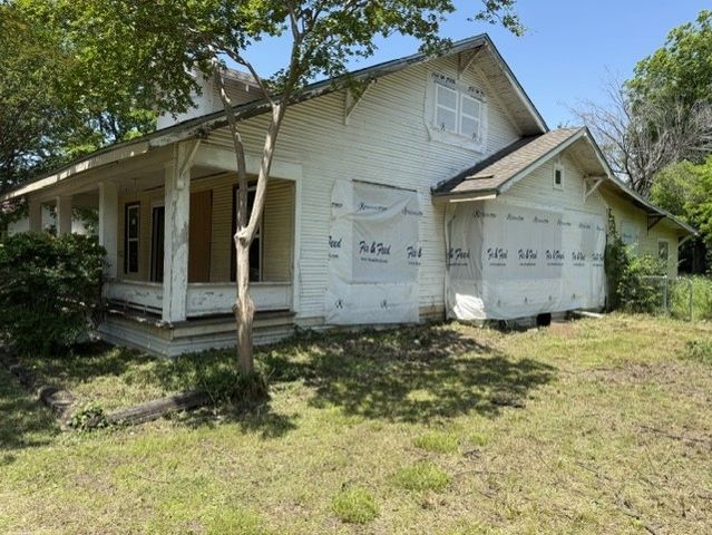 812 W 10th Street, Bonham, TX 75418