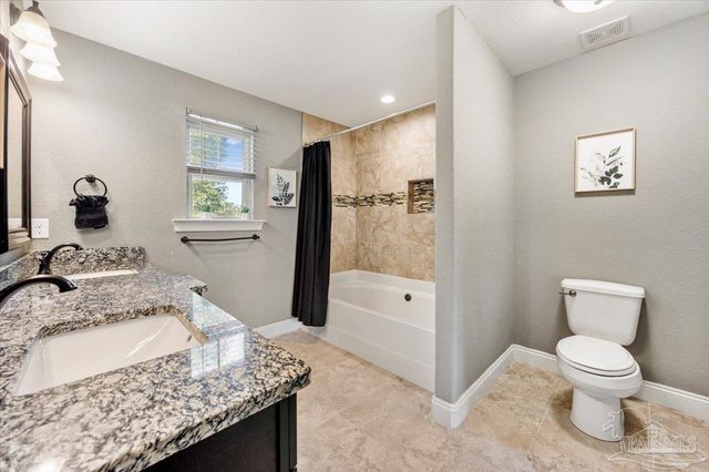 5424 Maverick Ln, Gulf Breeze, FL 32563