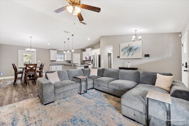 5424 Maverick Ln, Gulf Breeze, FL 32563