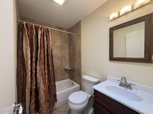 413 W Calle De Oro, Green Valley, AZ 85614