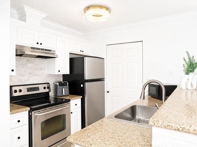 7298 ULMERTON ROAD 307, Largo, FL 33771