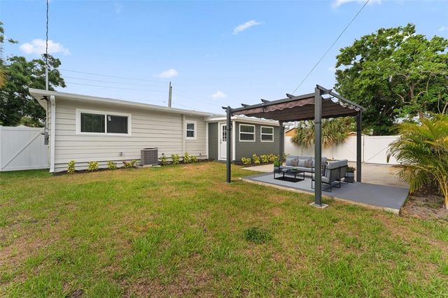 4500 22ND AVENUE S, St Petersburg, FL 33711