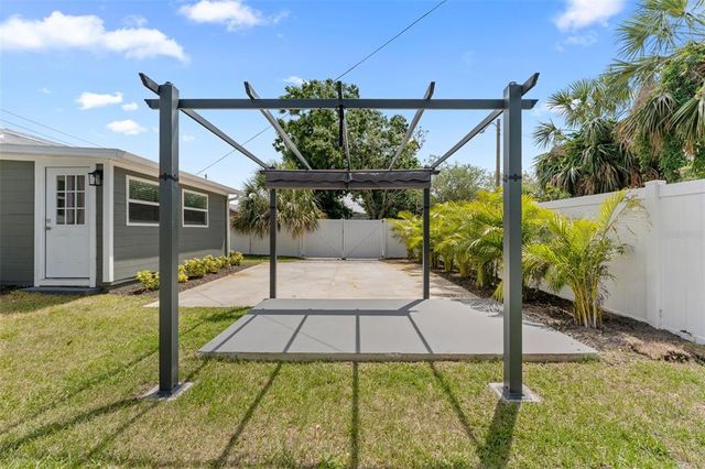 4500 22ND AVENUE S, St Petersburg, FL 33711
