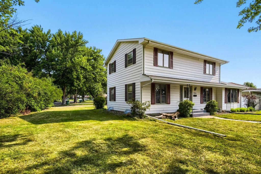7932 38 1/2 Avenue N, New Hope, MN 55427 — photo 2