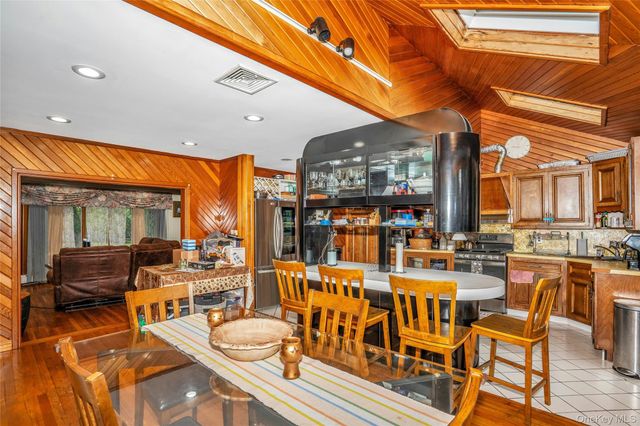 27 Middle Drive, Huntington, NY 11743