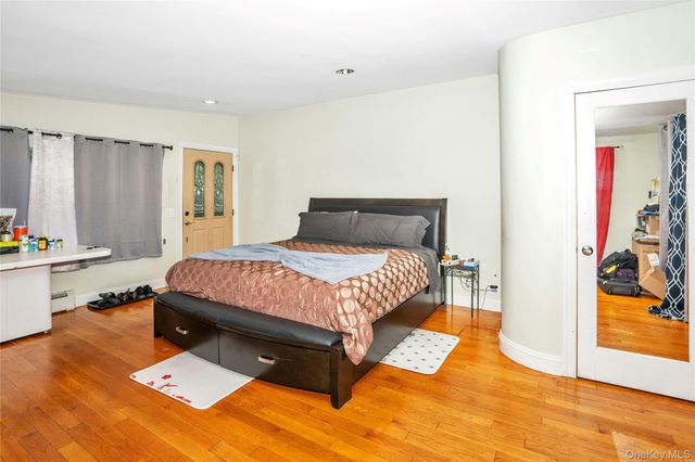 27 Middle Drive, Huntington, NY 11743
