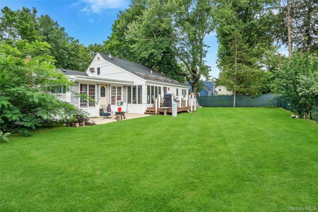27 Middle Drive, Huntington, NY 11743