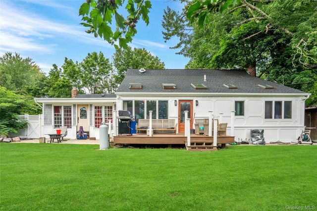 27 Middle Drive, Huntington, NY 11743