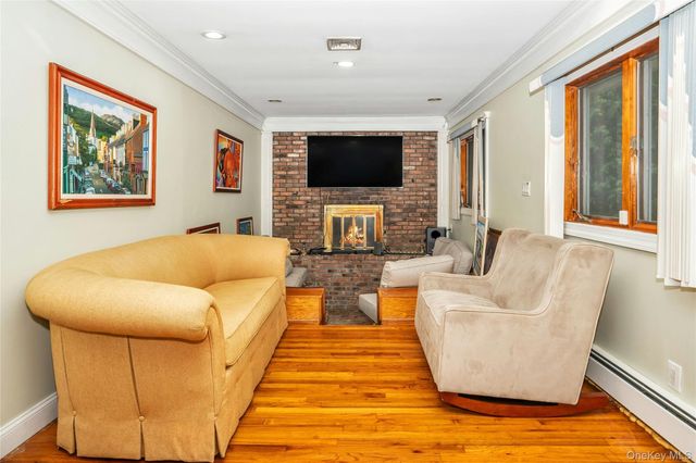 27 Middle Drive, Huntington, NY 11743