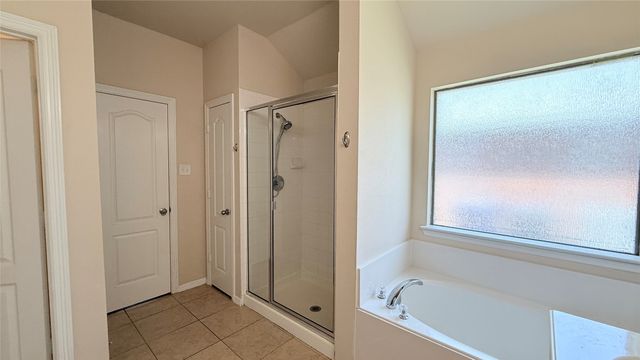 702 Bayshore Drive, Mansfield, TX 76063