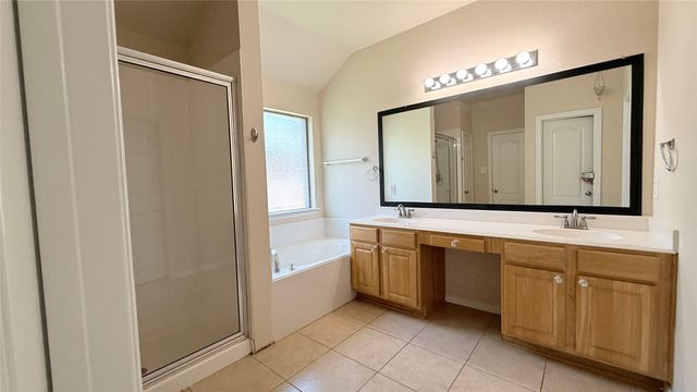 702 Bayshore Drive, Mansfield, TX 76063