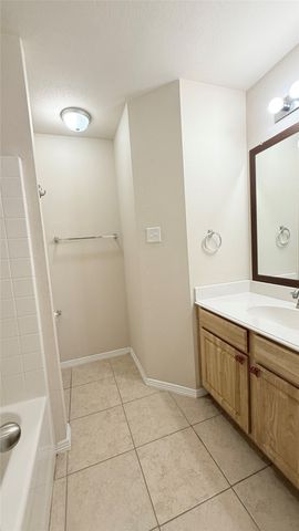 702 Bayshore Drive, Mansfield, TX 76063