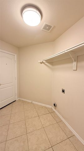 702 Bayshore Drive, Mansfield, TX 76063