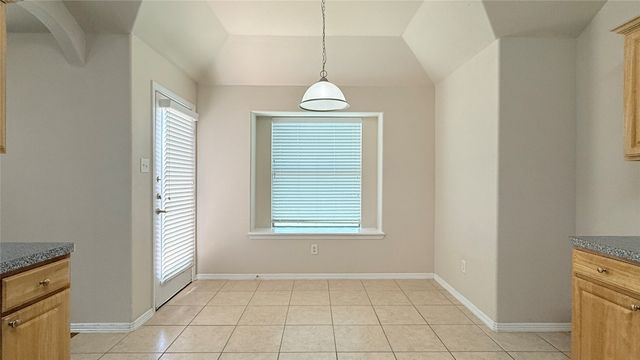 702 Bayshore Drive, Mansfield, TX 76063