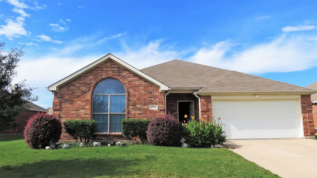 702 Bayshore Drive, Mansfield, TX 76063