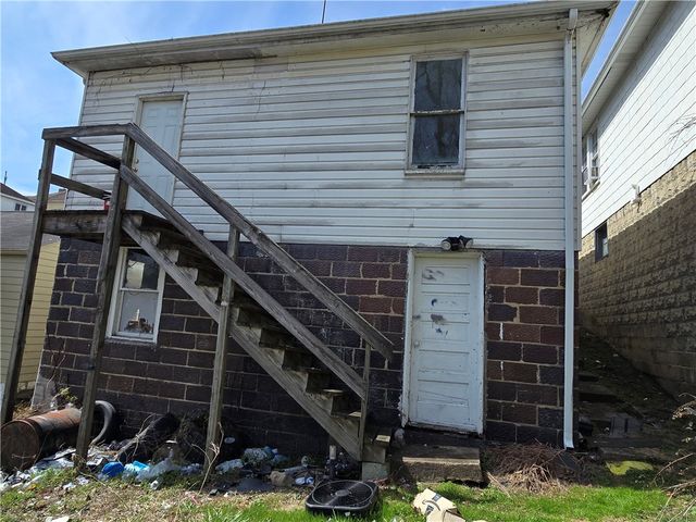 575 Isabella Avenue, Charleroi Boro, PA 15022