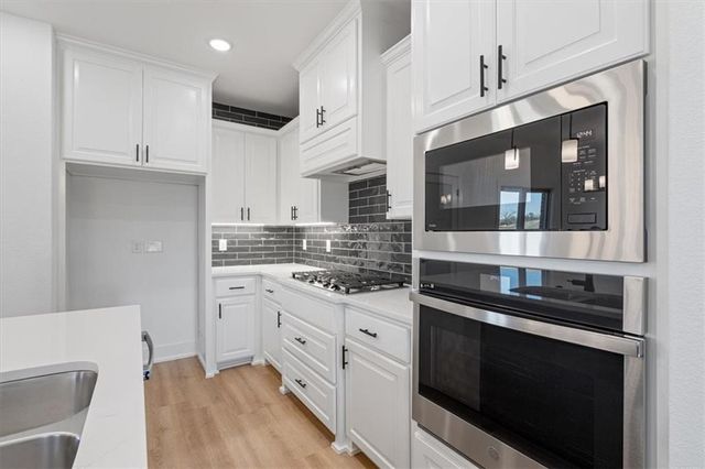 6904 SW Orange Avenue, Bentonville, AR 72713