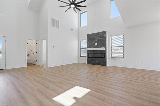 6904 SW Orange Avenue, Bentonville, AR 72713