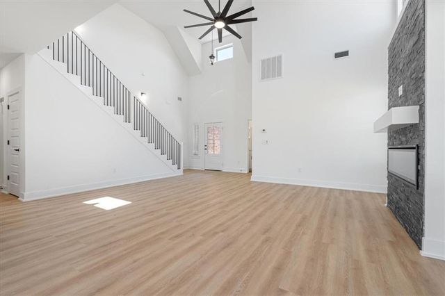 6904 SW Orange Avenue, Bentonville, AR 72713