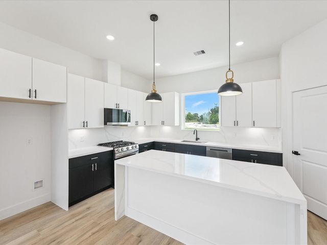 3510 Saltus Street, Houston, TX 77003