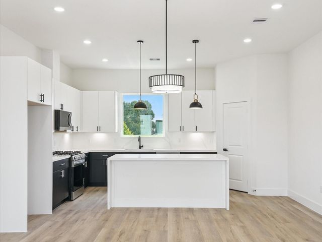 3510 Saltus Street, Houston, TX 77003