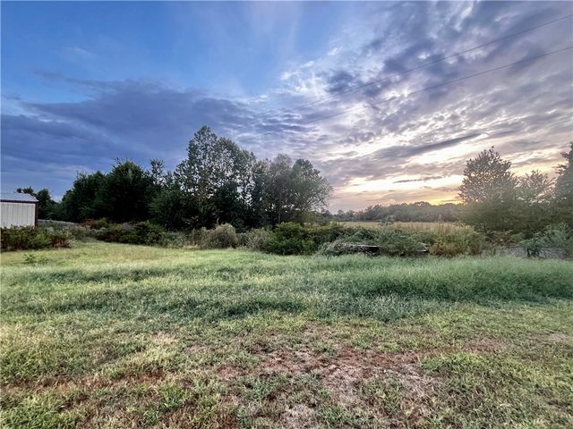 8425 Glory Drive, Bentonville, AR 72713