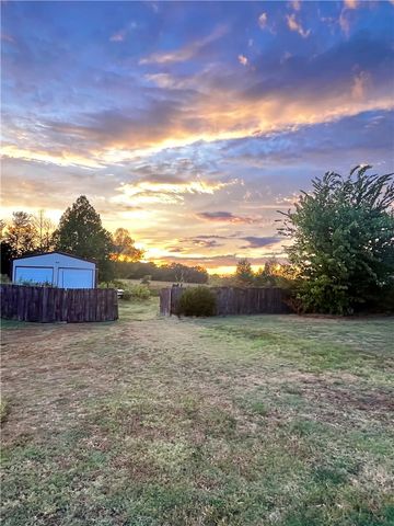 8425 Glory Drive, Bentonville, AR 72713