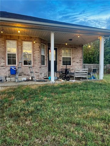 8425 Glory Drive, Bentonville, AR 72713