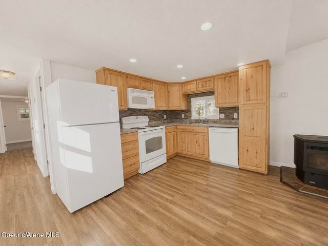 28128 N Highway 41, TRLR 28, Spirit Lake, ID 83869