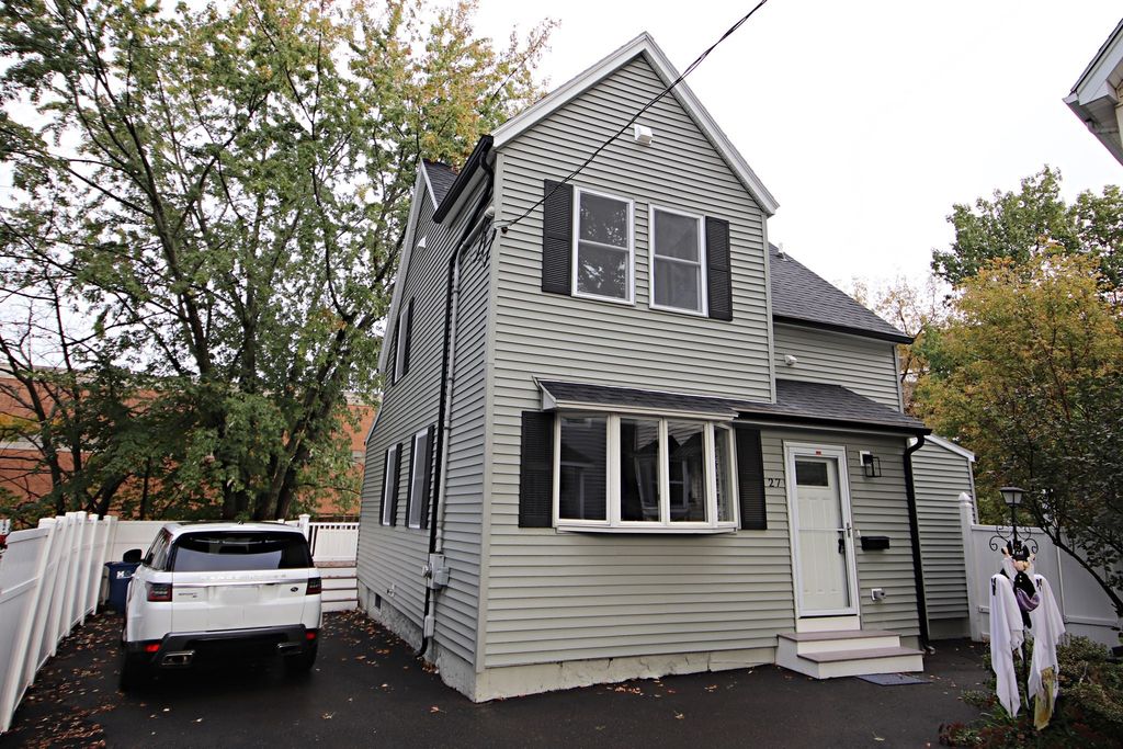 27 Holbrook Court, Melrose, MA 02176