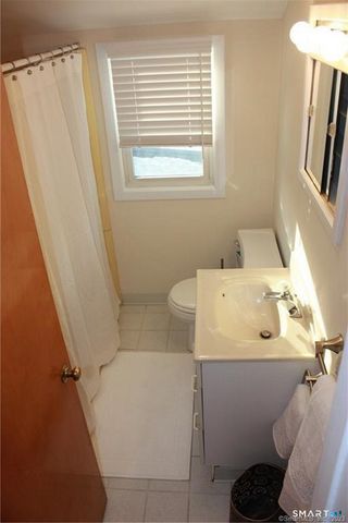 5 Meriden Road, Old Lyme, CT 06371