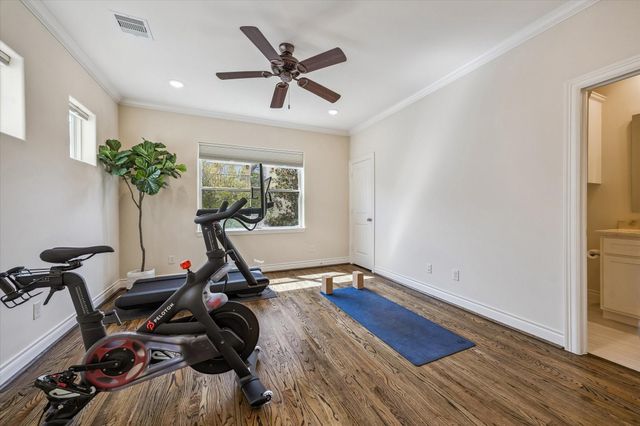 5305 Gibson Street, Houston, TX 77007