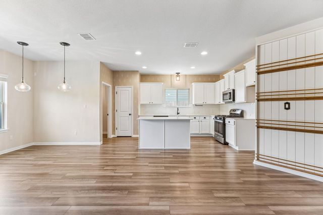 2625 Brand Iron DR, San Marcos, TX 78666