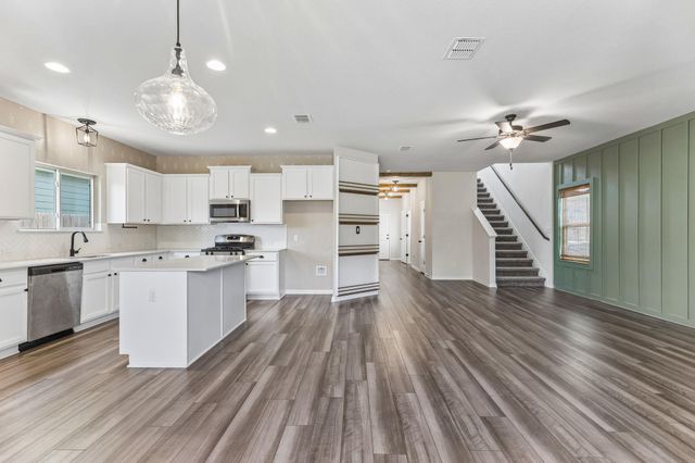 2625 Brand Iron DR, San Marcos, TX 78666