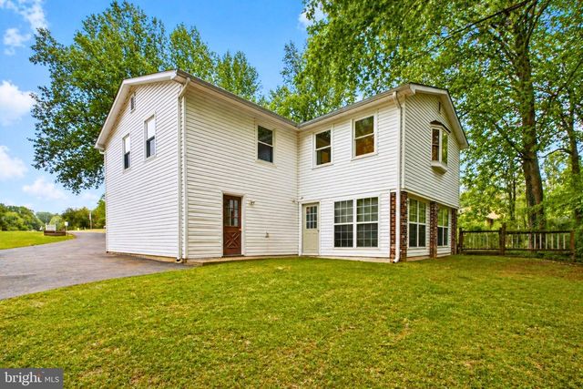 39510 POCAHONTAS DR, Mechanicsville, MD 20659