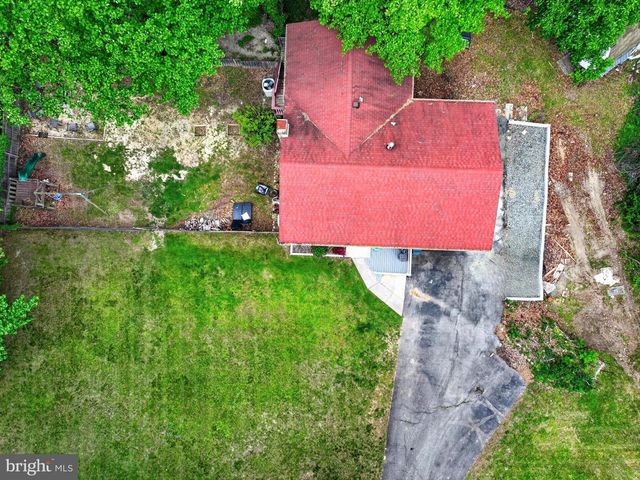 39510 POCAHONTAS DR, Mechanicsville, MD 20659