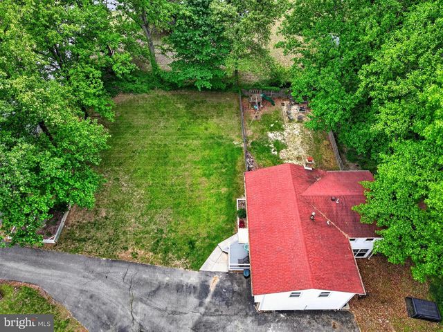 39510 POCAHONTAS DR, Mechanicsville, MD 20659