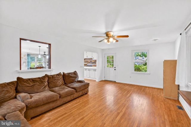 39510 POCAHONTAS DR, Mechanicsville, MD 20659
