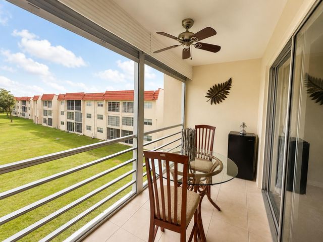 2651 SUNRISE LAKES Drive E 310, Sunrise, FL 33322