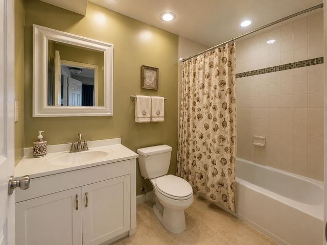 2651 SUNRISE LAKES Drive E 310, Sunrise, FL 33322
