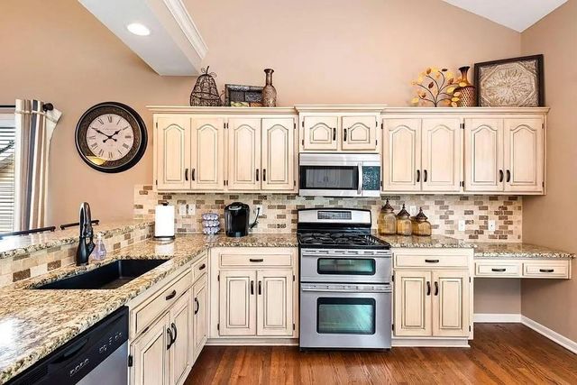 7230 NW 85th Terrace, Kansas City, MO 64153